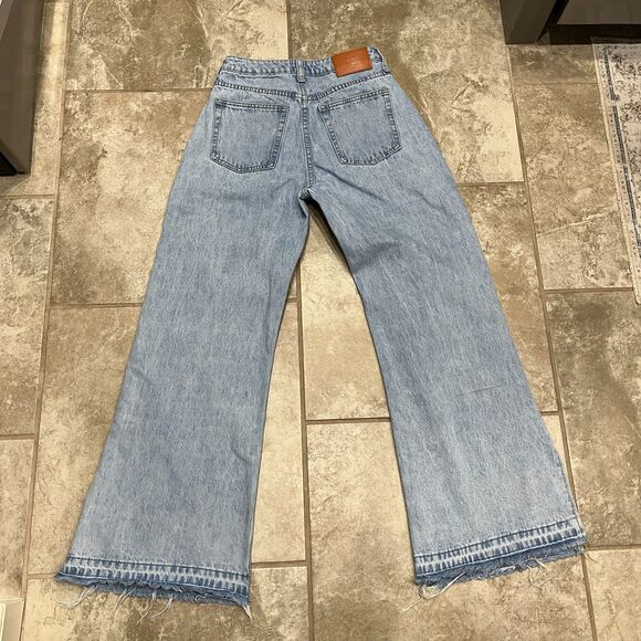 Princess Polly Wide Leg Side Slit Jeans Size 4 Light Wash - Picture 4 of 15